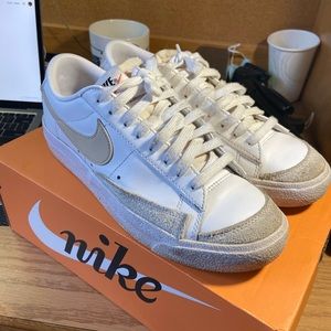 WMNS NIKE BLAZER LOW 77 USED
